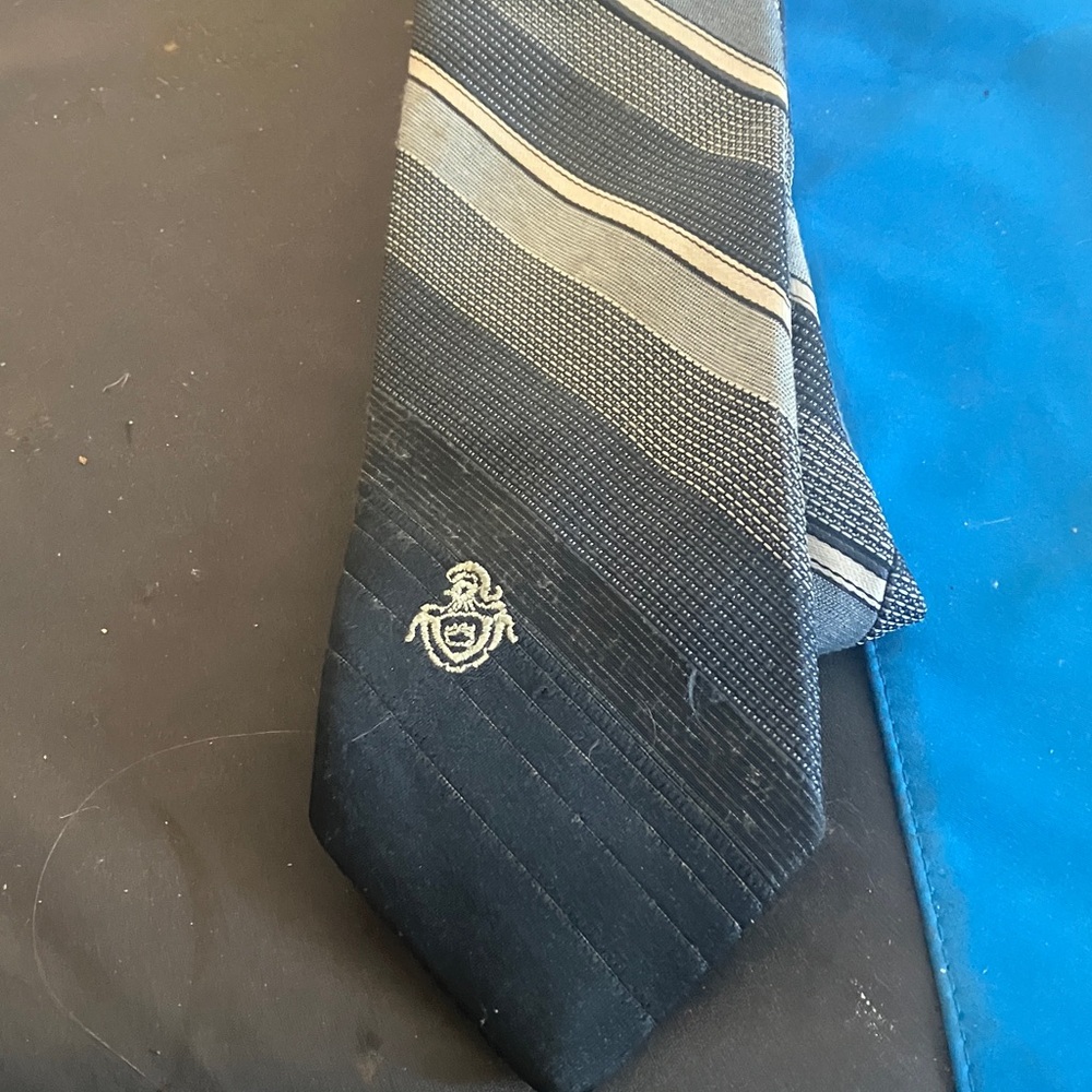 FINAL MARKDOWN Men's vintage Striped Tie